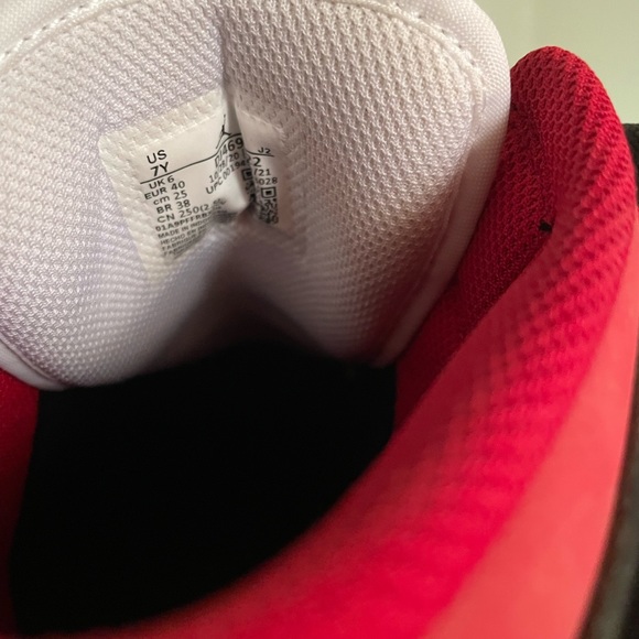 Jordan 1 Mids SOLD - Picture 5 of 9